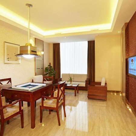 Eurasia Convention International Hotel Ухань Экстерьер фото
