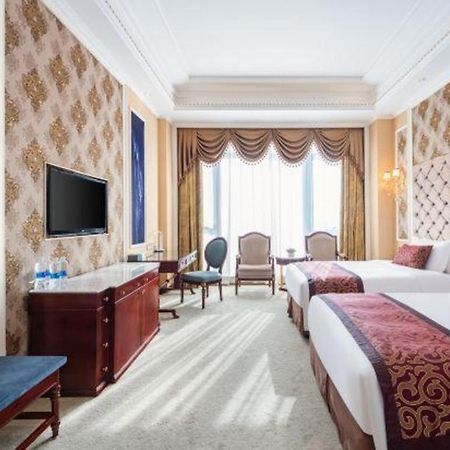 Eurasia Convention International Hotel Ухань Экстерьер фото