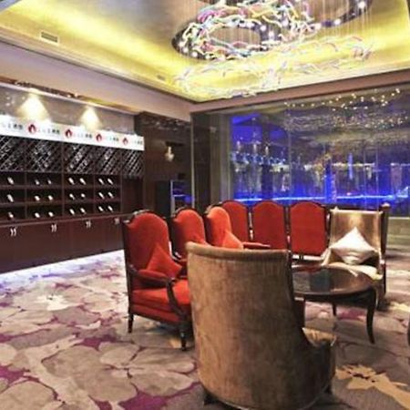 Eurasia Convention International Hotel Ухань Экстерьер фото