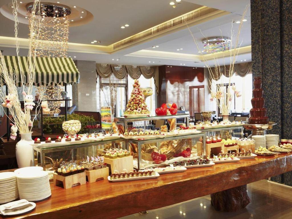 Eurasia Convention International Hotel Ухань Экстерьер фото