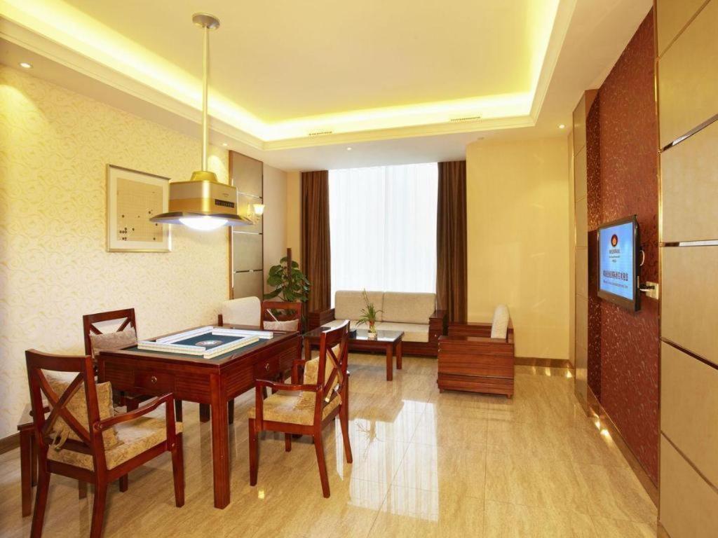 Eurasia Convention International Hotel Ухань Экстерьер фото