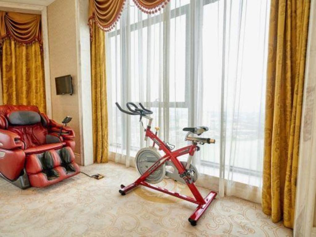 Eurasia Convention International Hotel Ухань Экстерьер фото