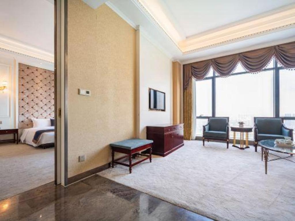 Eurasia Convention International Hotel Ухань Экстерьер фото