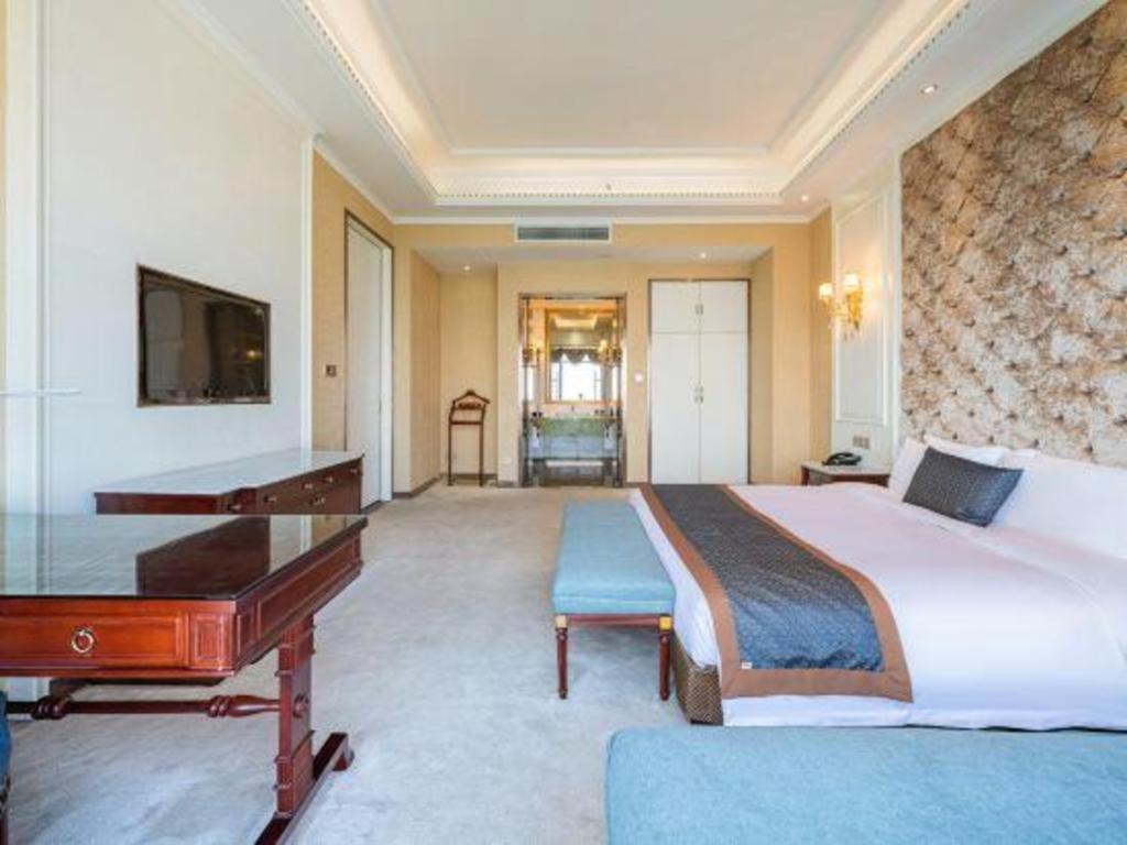 Eurasia Convention International Hotel Ухань Экстерьер фото
