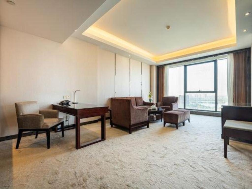 Eurasia Convention International Hotel Ухань Экстерьер фото