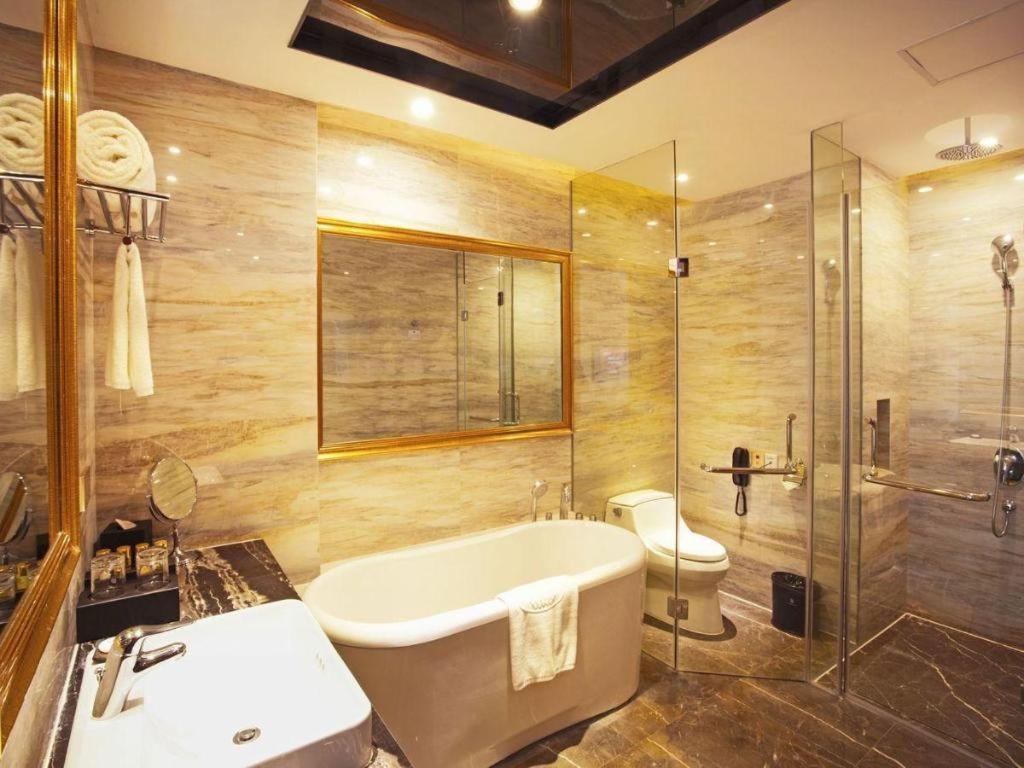 Eurasia Convention International Hotel Ухань Экстерьер фото