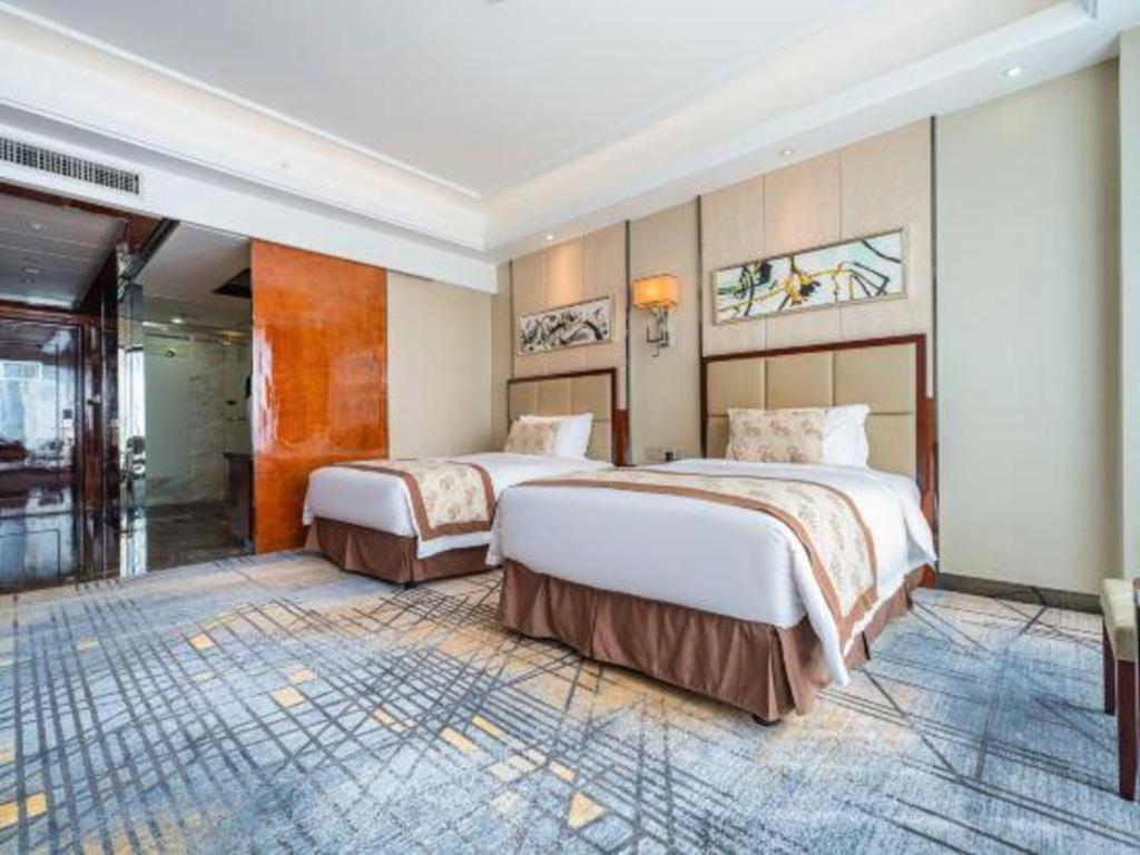 Eurasia Convention International Hotel Ухань Экстерьер фото