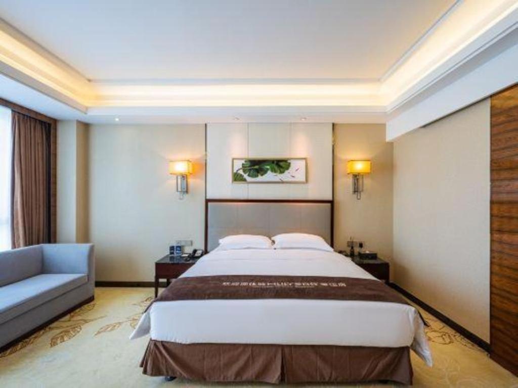 Eurasia Convention International Hotel Ухань Экстерьер фото