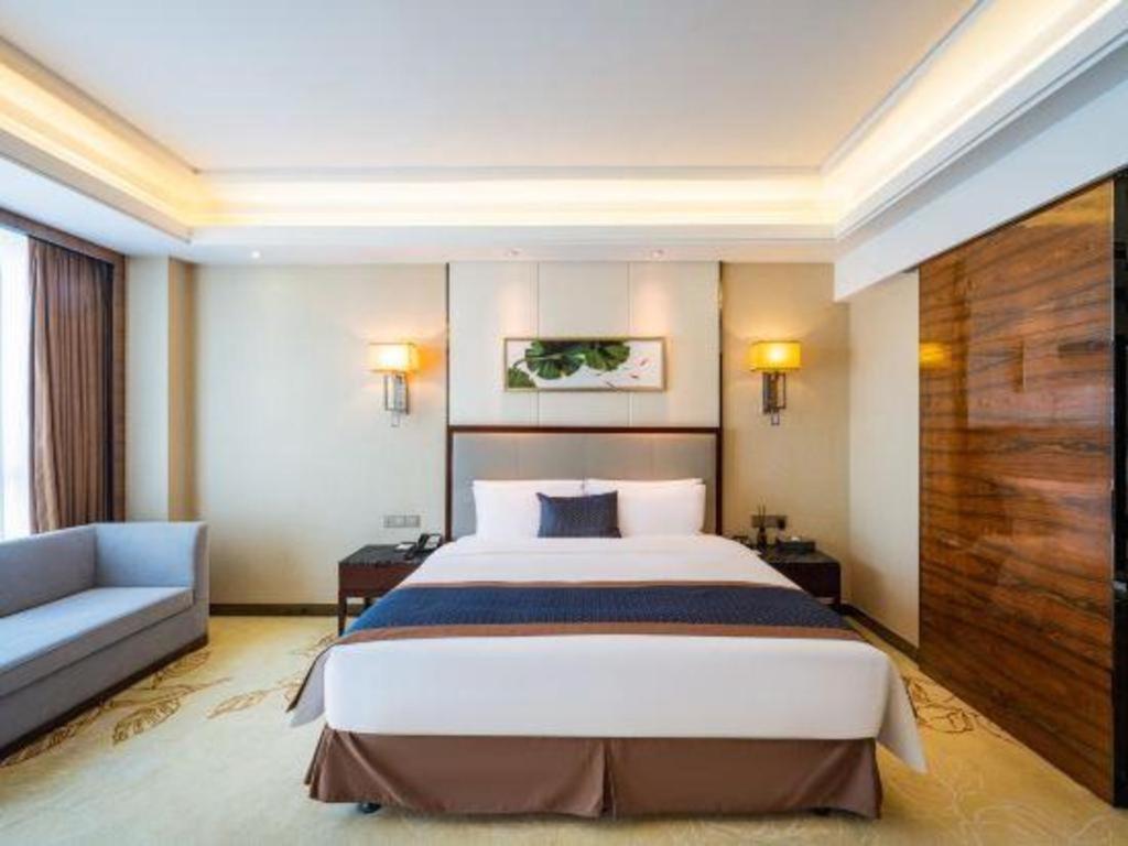 Eurasia Convention International Hotel Ухань Экстерьер фото