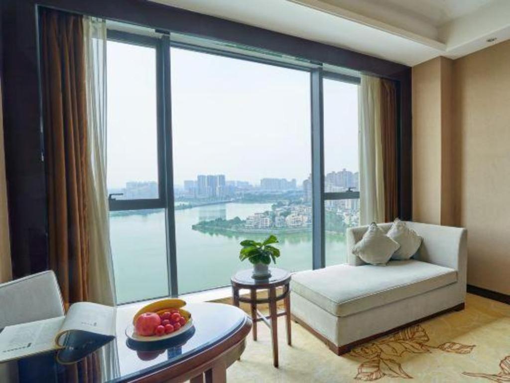 Eurasia Convention International Hotel Ухань Экстерьер фото