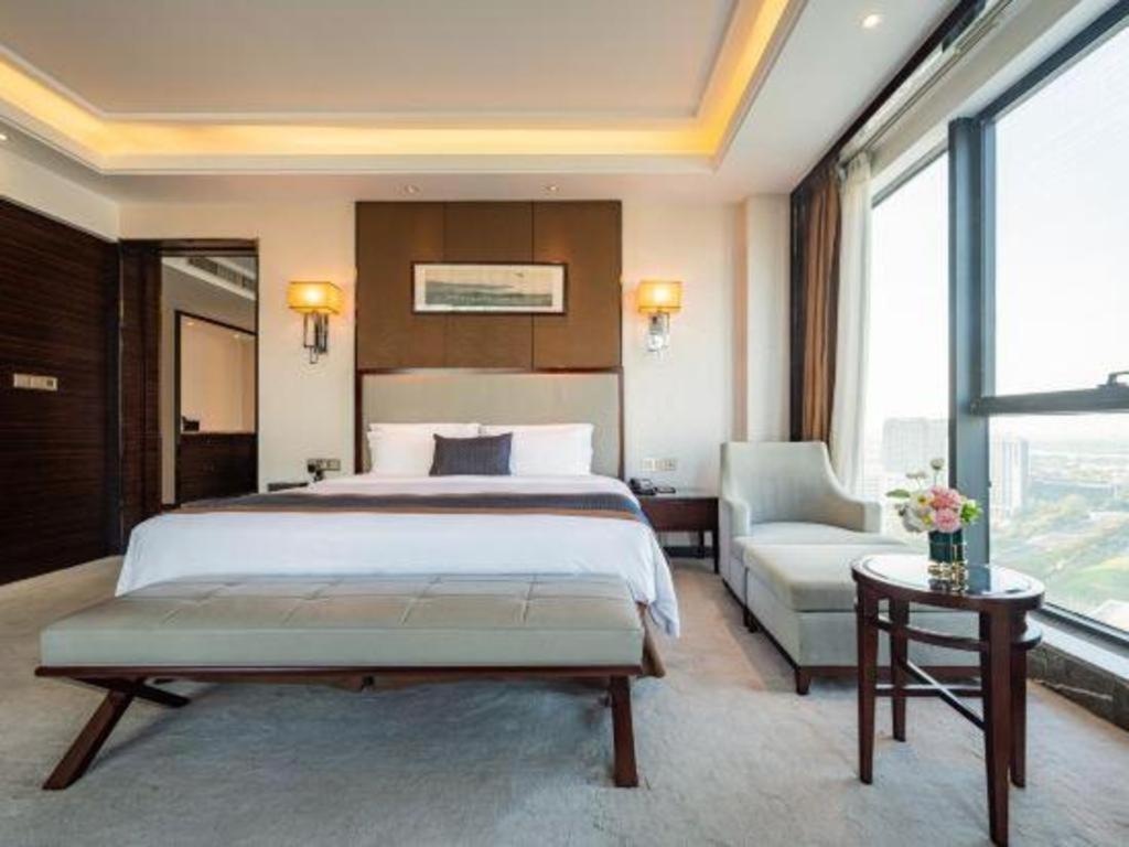 Eurasia Convention International Hotel Ухань Экстерьер фото