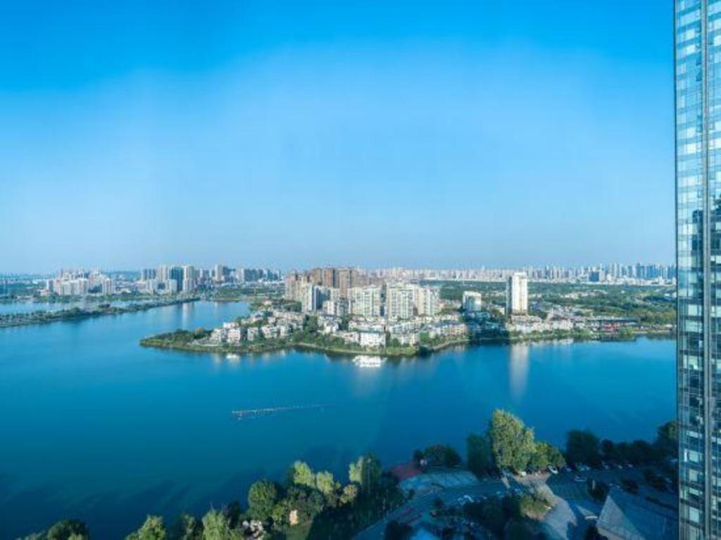 Eurasia Convention International Hotel Ухань Экстерьер фото