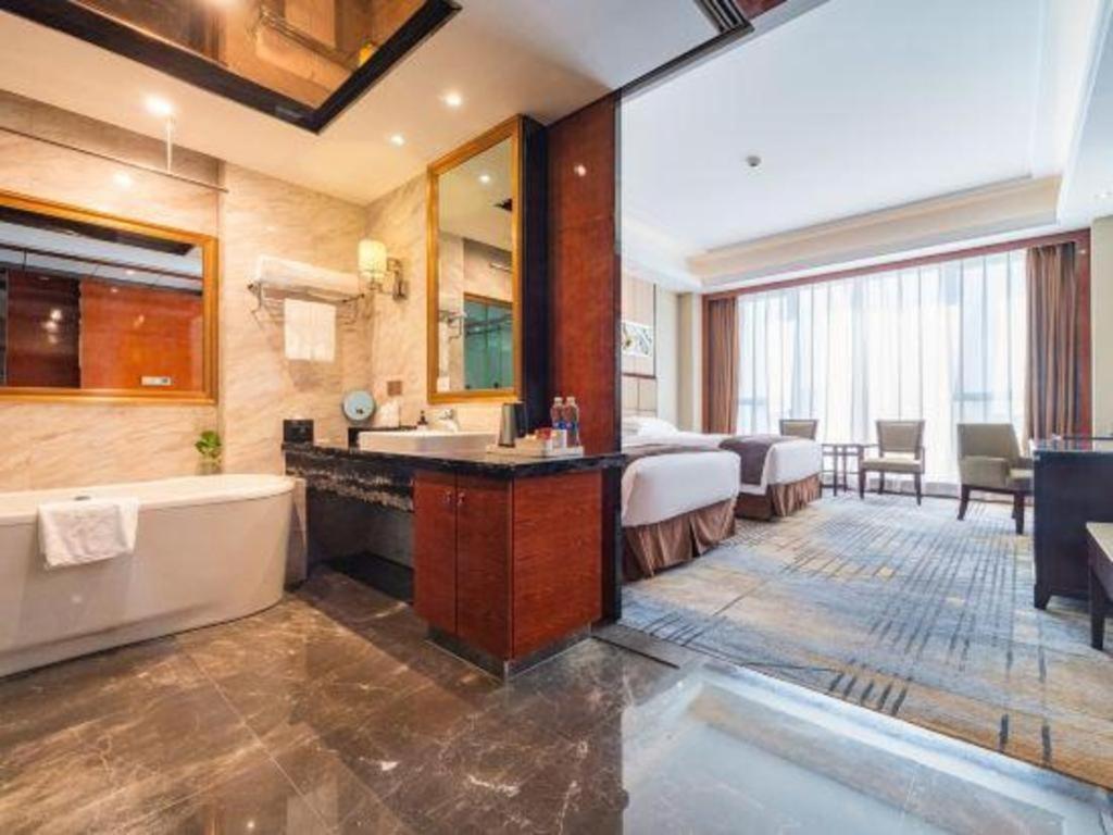 Eurasia Convention International Hotel Ухань Экстерьер фото