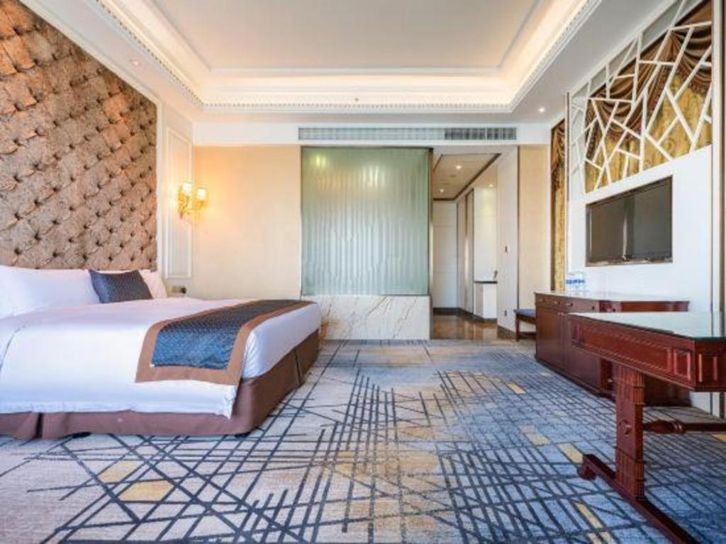 Eurasia Convention International Hotel Ухань Экстерьер фото