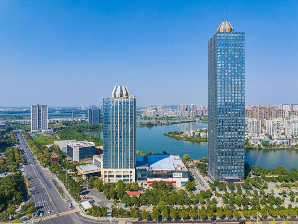Eurasia Convention International Hotel Ухань Экстерьер фото