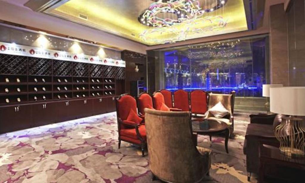 Eurasia Convention International Hotel Ухань Экстерьер фото